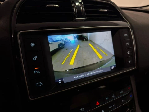 Jaguar F-Pace 2.0D I4  PURE AUT 180