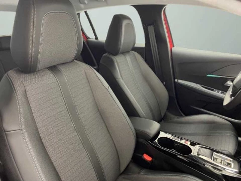 Peugeot 208 Nuevo 208 5P Allure Pack Eléctrico 136 (100 Kw)