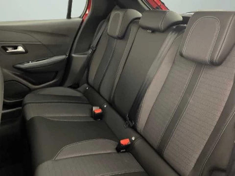 Peugeot 208 Nuevo 208 5P Allure Pack Eléctrico 136 (100 Kw)