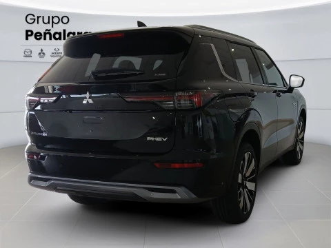 Mitsubishi Outlander PHEV Kaiteki 4WD
