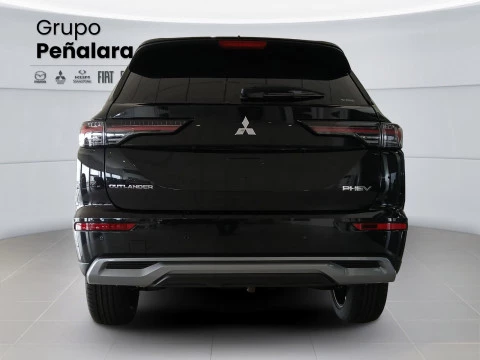 Mitsubishi Outlander PHEV Kaiteki 4WD