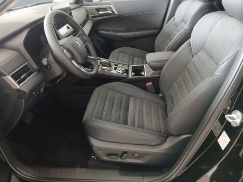 Mitsubishi Outlander PHEV Kaiteki 4WD