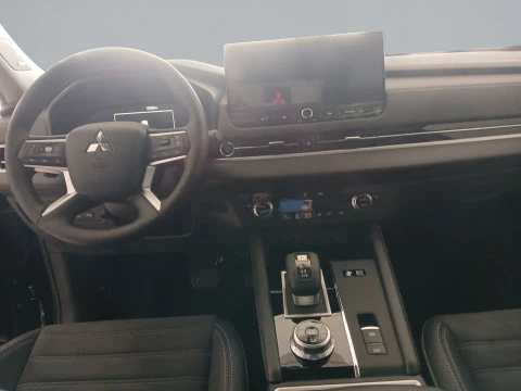 Mitsubishi Outlander PHEV Kaiteki 4WD