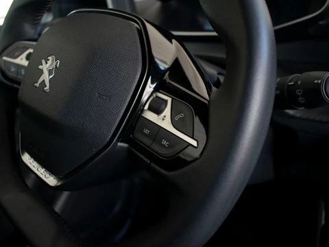 Peugeot 2008 1.5 BLUEHDI 130 S&S ALLURE AUTO 5P