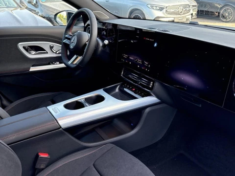 Mercedes-Benz CLA  250+ con tecnologia EQ