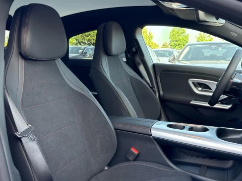 Mercedes-Benz CLA  250+ con tecnologia EQ