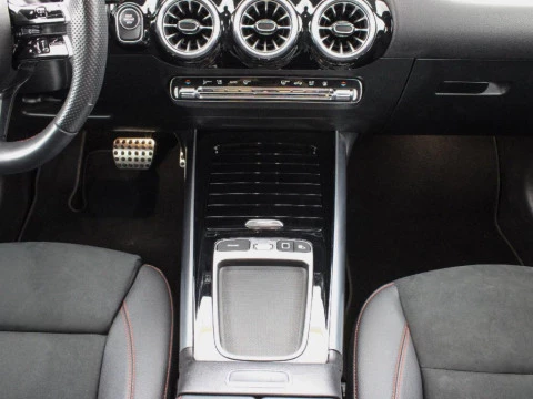 Mercedes-Benz GLA 1.3 GLA 250 E DCT 218 5P