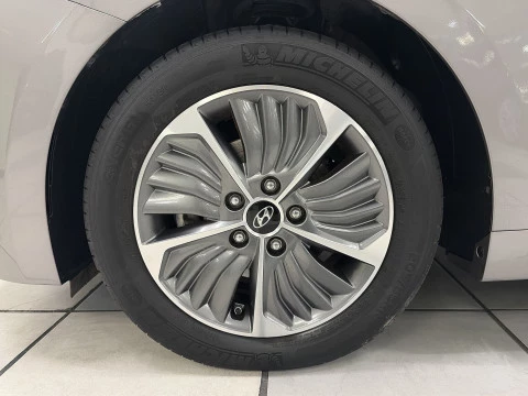 Hyundai IONIQ 1.6 GDI PHEV Klass DCT 104 kW (141 CV)