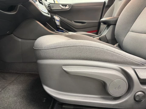 Hyundai IONIQ 1.6 GDI PHEV Klass DCT 104 kW (141 CV)