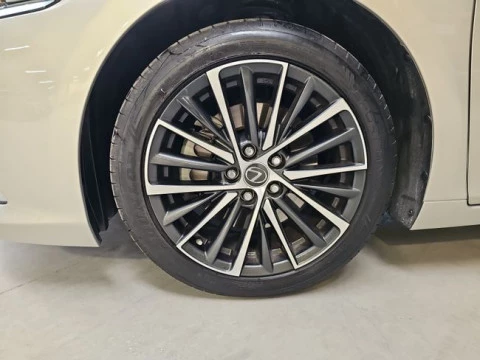 Lexus ES 2.5 300h Premium