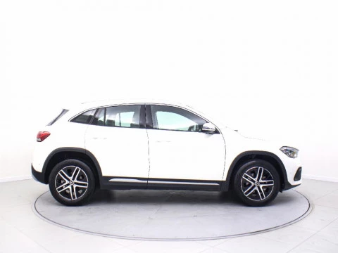 Mercedes-Benz GLA 1.3 GLA 180 DCT 136 5P