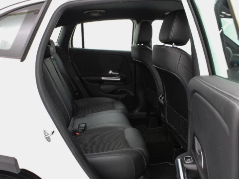 Mercedes-Benz GLA 1.3 GLA 180 DCT 136 5P