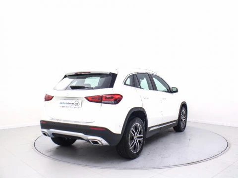 Mercedes-Benz GLA 1.3 GLA 180 DCT 136 5P