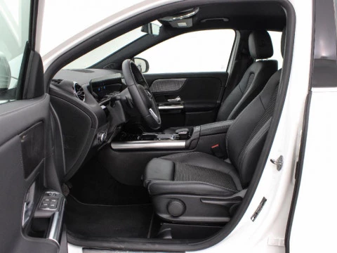 Mercedes-Benz GLA 1.3 GLA 180 DCT 136 5P