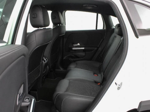 Mercedes-Benz GLA 1.3 GLA 180 DCT 136 5P