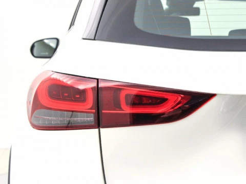 Mercedes-Benz GLA 1.3 GLA 180 DCT 136 5P