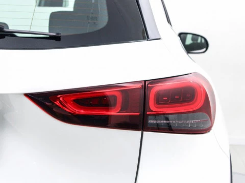 Mercedes-Benz GLA 1.3 GLA 180 DCT 136 5P