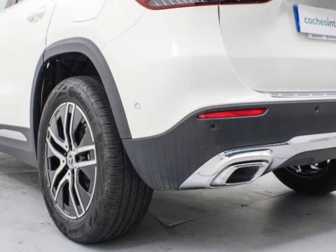 Mercedes-Benz GLA 1.3 GLA 180 DCT 136 5P