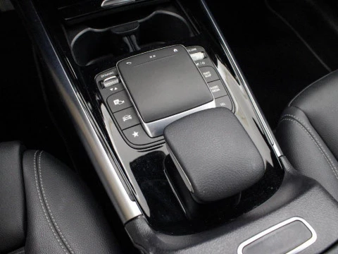 Mercedes-Benz GLA 1.3 GLA 180 DCT 136 5P