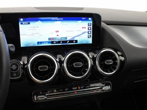 Mercedes-Benz GLA 1.3 GLA 180 DCT 136 5P