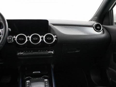 Mercedes-Benz GLA 1.3 GLA 180 DCT 136 5P