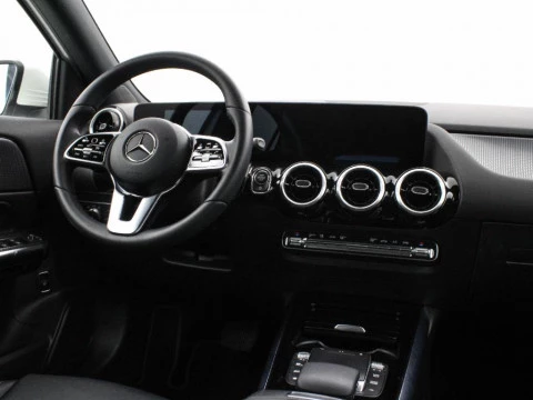 Mercedes-Benz GLA 1.3 GLA 180 DCT 136 5P