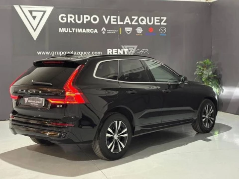 Volvo XC60 2.0 B4 D Momentum Pro Auto