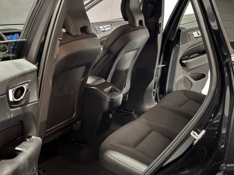Volvo XC60 2.0 B4 D Momentum Pro Auto