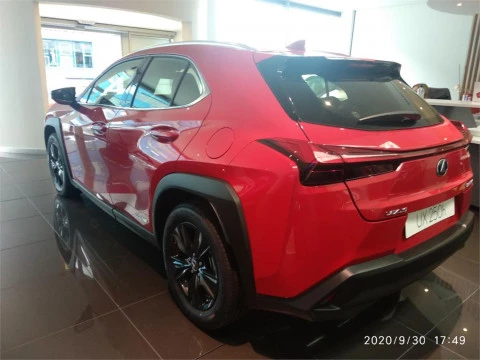 Lexus UX SUV BUSINESS 2.0 L Híbrido (2WD)