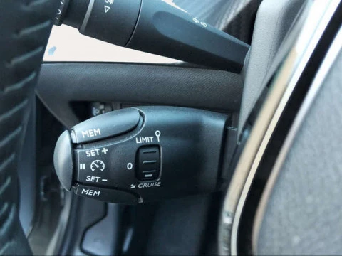 Peugeot 208 PureTech 100 Active 75 kW (100 CV)