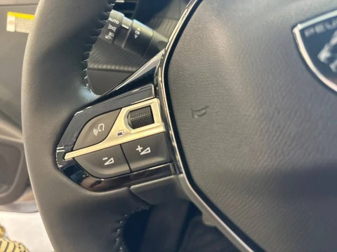 Peugeot 208 Allure Gasolina 100 S&S 6 Vel. MAN
