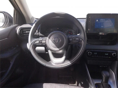 Toyota Yaris ACTIVE PLUS