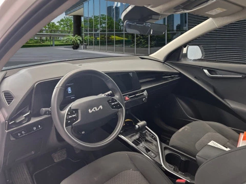 Kia Niro 1.6 GDi HEV 104kW (141CV) Concept