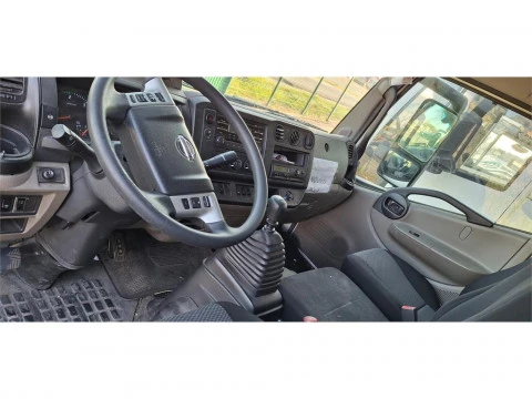 Nissan NT 500 7.500 KG