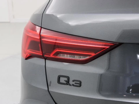 Audi Q3 2.0 35 TDI S TRONIC BLACK LINE 150 5P