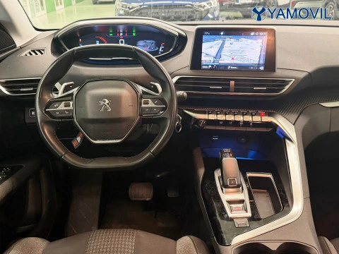 Peugeot 5008 1.2L PureTech SANDS Active EAT8 96 kW (130 CV)