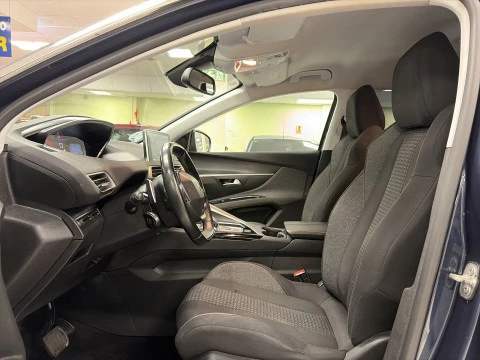 Peugeot 5008 1.2L PureTech SANDS Active EAT8 96 kW (130 CV)