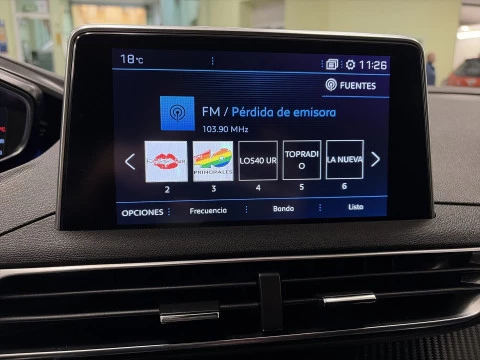 Peugeot 5008 1.2L PureTech SANDS Active EAT8 96 kW (130 CV)