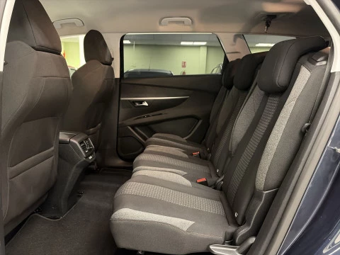 Peugeot 5008 1.2L PureTech SANDS Active EAT8 96 kW (130 CV)