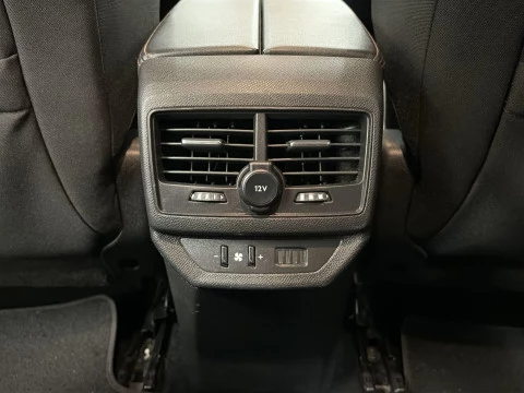 Peugeot 5008 1.2L PureTech SANDS Active EAT8 96 kW (130 CV)