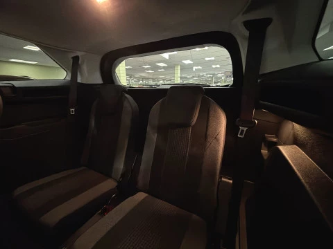 Peugeot 5008 1.2L PureTech SANDS Active EAT8 96 kW (130 CV)