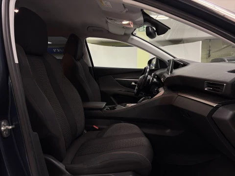 Peugeot 5008 1.2L PureTech SANDS Active EAT8 96 kW (130 CV)