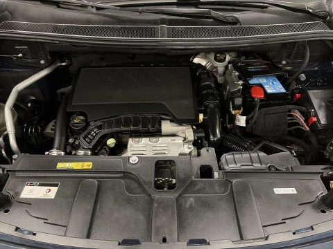 Peugeot 5008 1.2L PureTech SANDS Active EAT8 96 kW (130 CV)