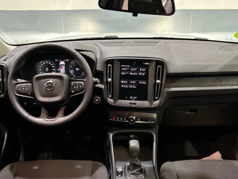 Volvo XC40 1.5 T3 MOMENTUM CORE 163 5P