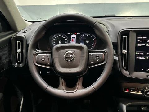 Volvo XC40 1.5 T3 MOMENTUM CORE 163 5P