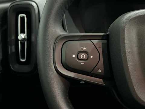 Volvo XC40 1.5 T3 MOMENTUM CORE 163 5P