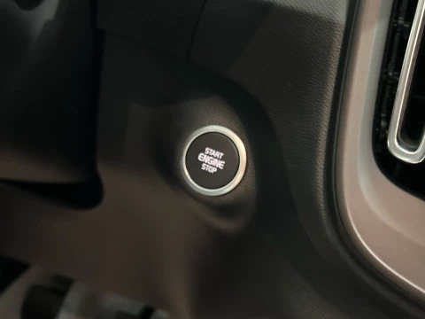 Volvo XC40 1.5 T3 MOMENTUM CORE 163 5P