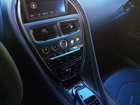 Aston Martin DBS Superleggera 5.2 V12