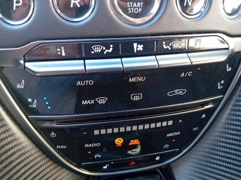 Aston Martin DBS Superleggera 5.2 V12