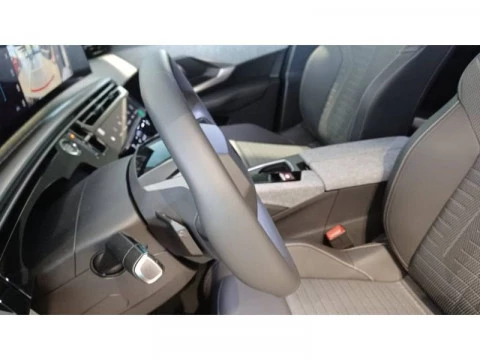 Peugeot e-3008 Allure Eléctrico 157kW